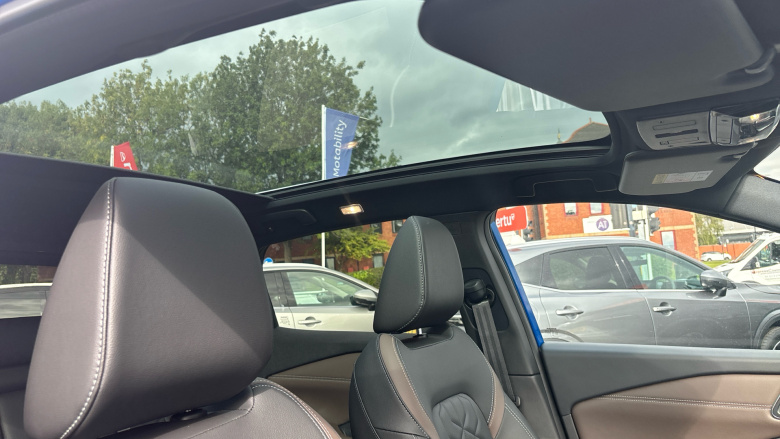 Nissan Qashqai 1.3 DiG-T MH Tekna 5dr Petrol Hatchback